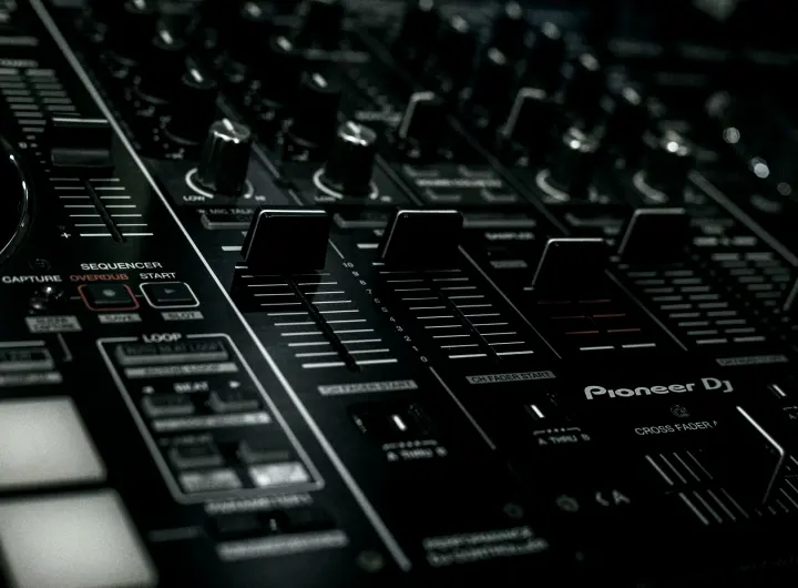 Mixing console during a sync check